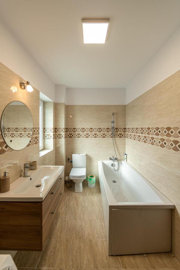 Citadel Apartament'S Rîşnov Buitenkant foto