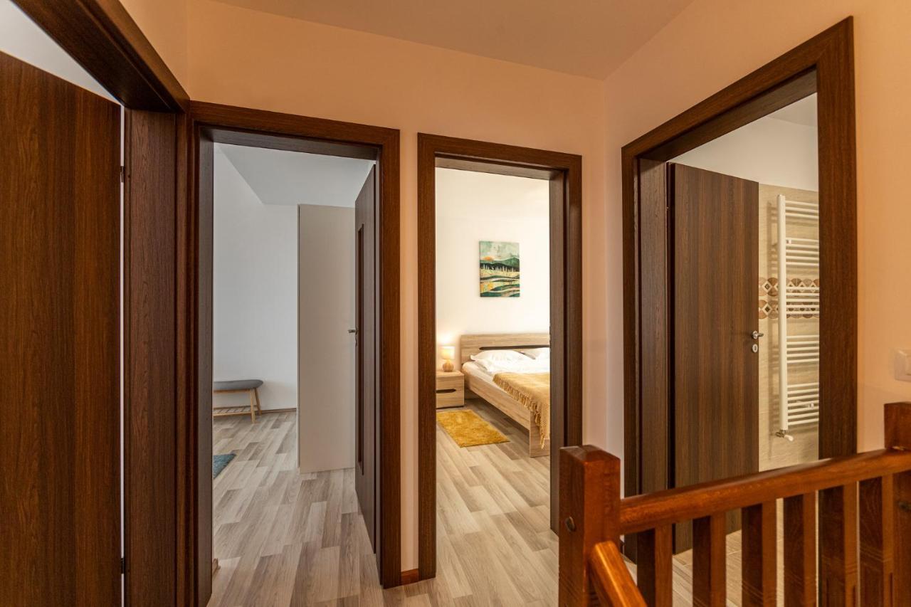 Citadel Apartament'S Rîşnov Buitenkant foto