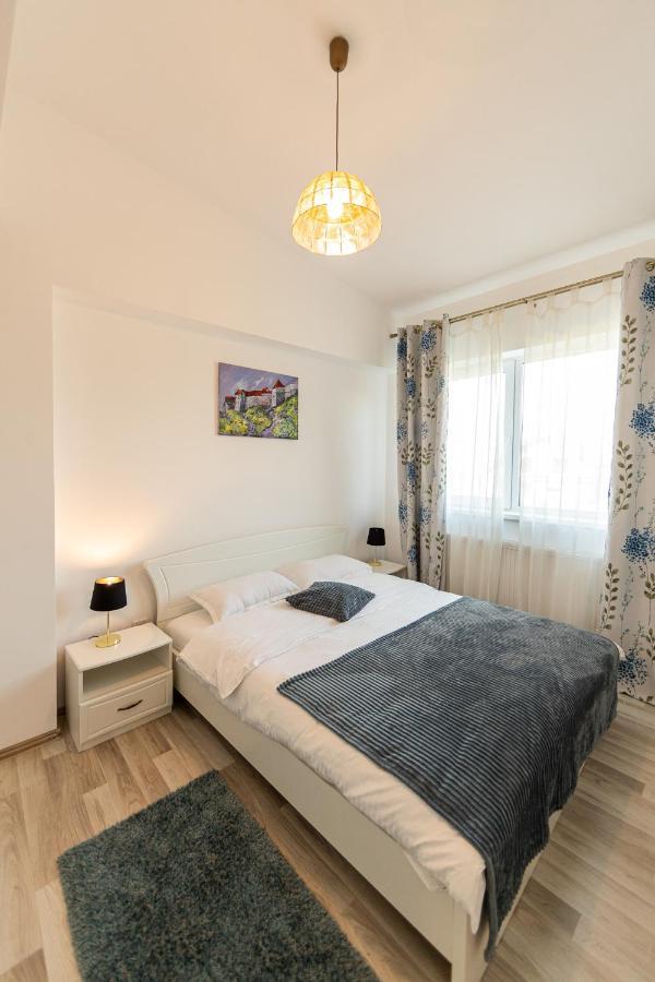 Citadel Apartament'S Rîşnov Buitenkant foto